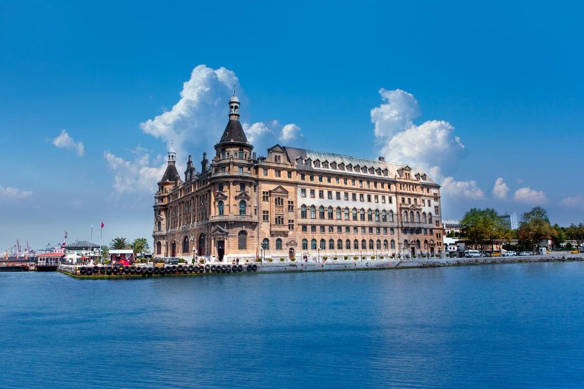 Haydarpaşa Railway Station: Istanbul's Gateway to Anatolia
