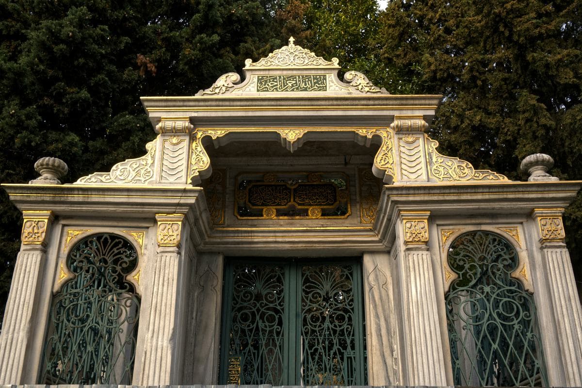 Eyüp: Istanbul's Sacred Sanctuary on the Golden Horn