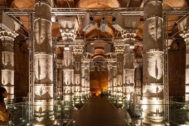 Basilica Cistern (Yerebatan Sarnıcı)