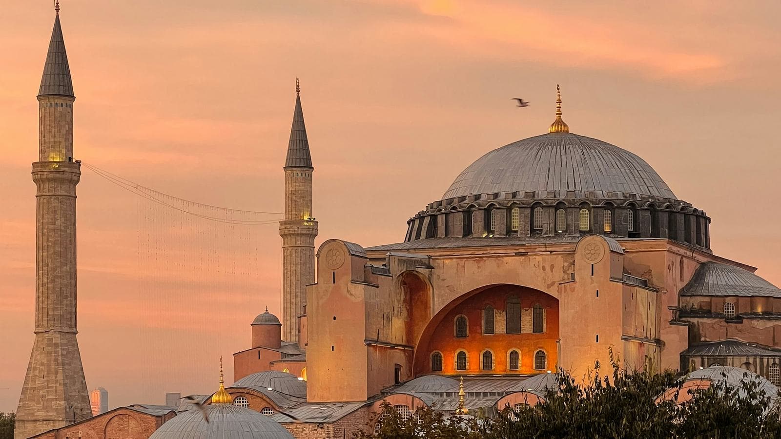 The Day Constantinople Burned: The Nika Riots of 532