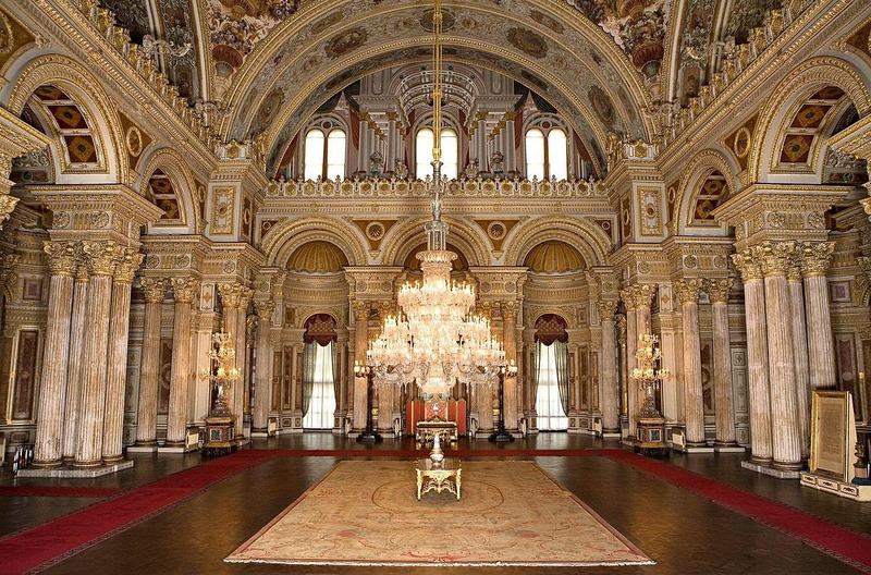 Dolmabahçe Palace: A Symbol of Ottoman Modernization