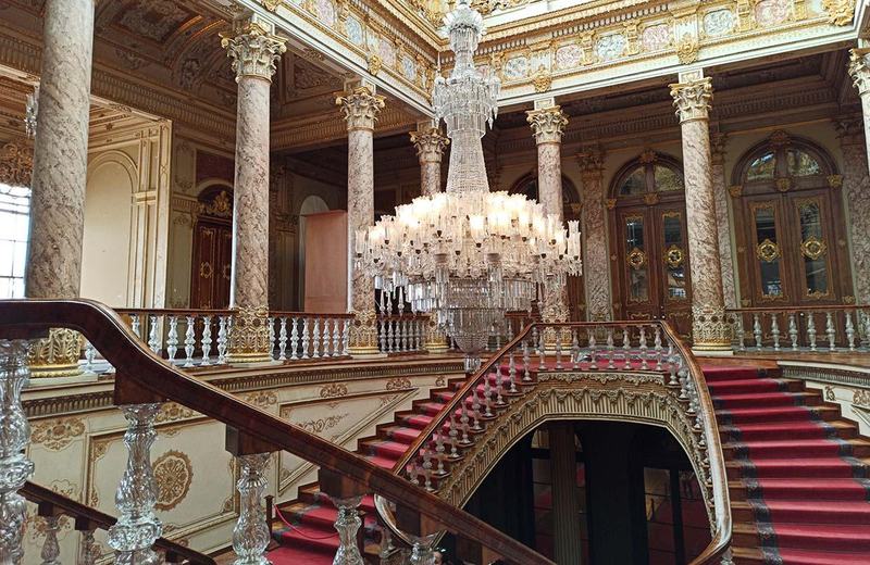 Dolmabahçe Palace: A Symbol of Ottoman Modernization
