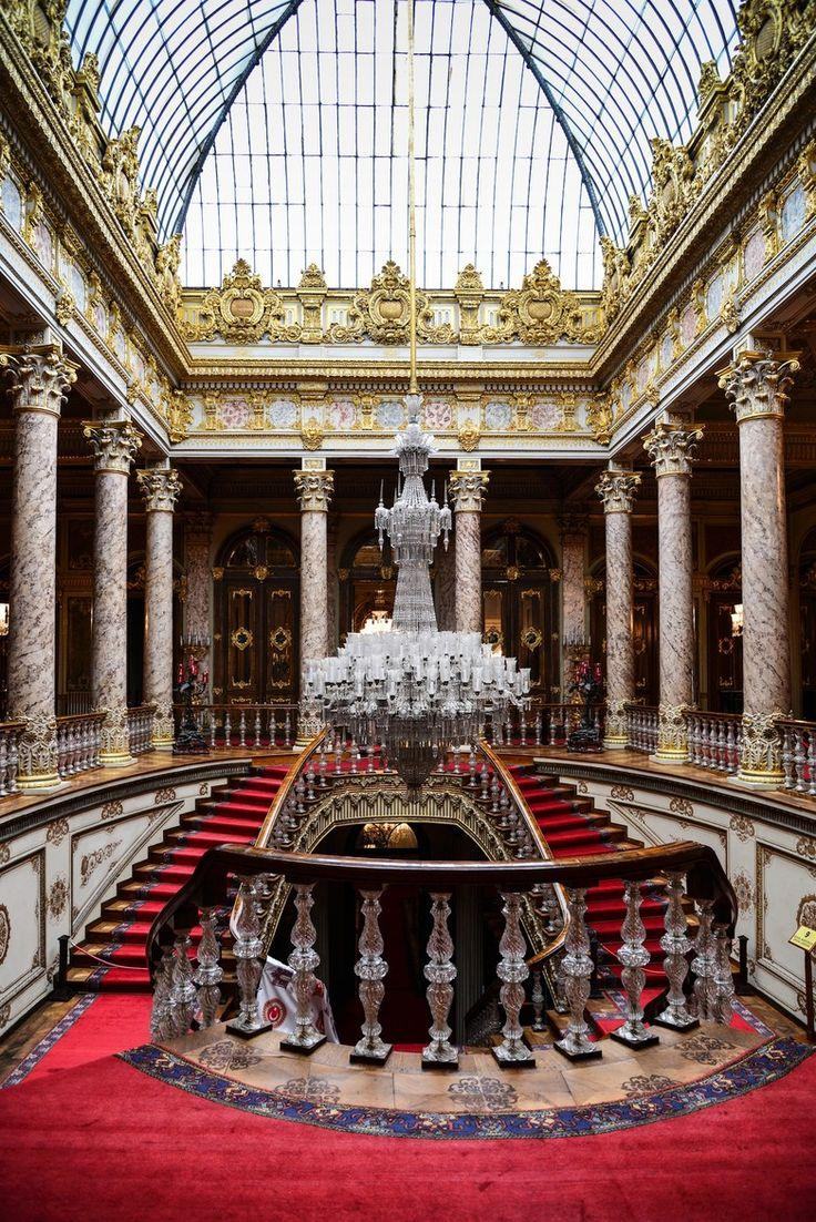 Dolmabahçe Palace: A Symbol of Ottoman Modernization