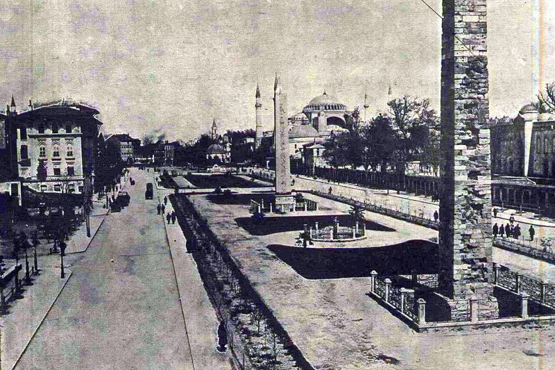 君士坦丁堡赛马场，即今天的苏丹艾哈迈德广场