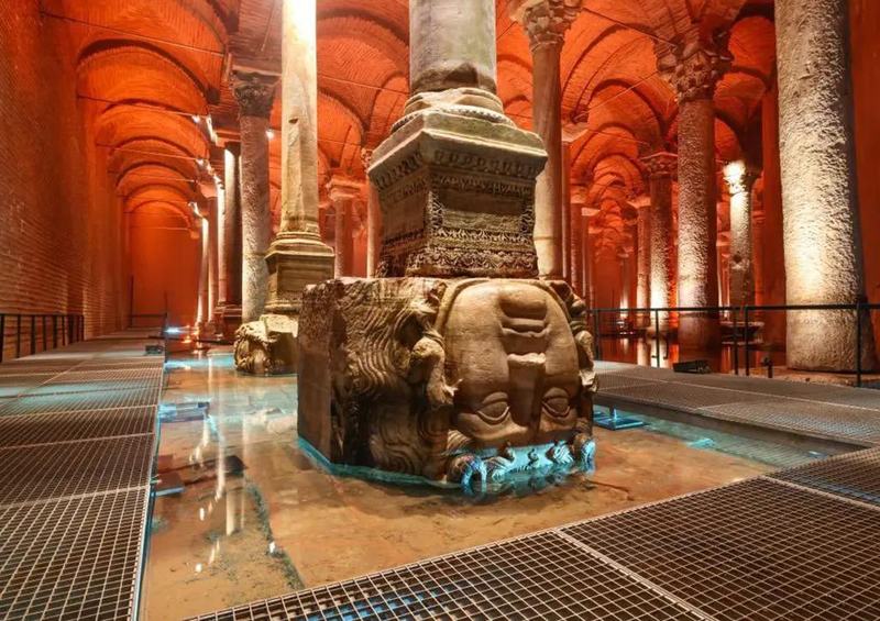 Basilica Cistern (Yerebatan Sarnıcı)