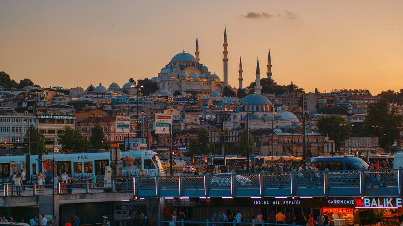 Eminönü: Istanbul's Historic Port and Trading Hub